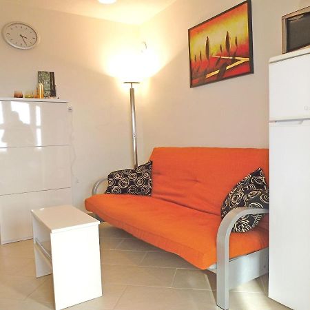 Apartment Honor Njivice Buitenkant foto